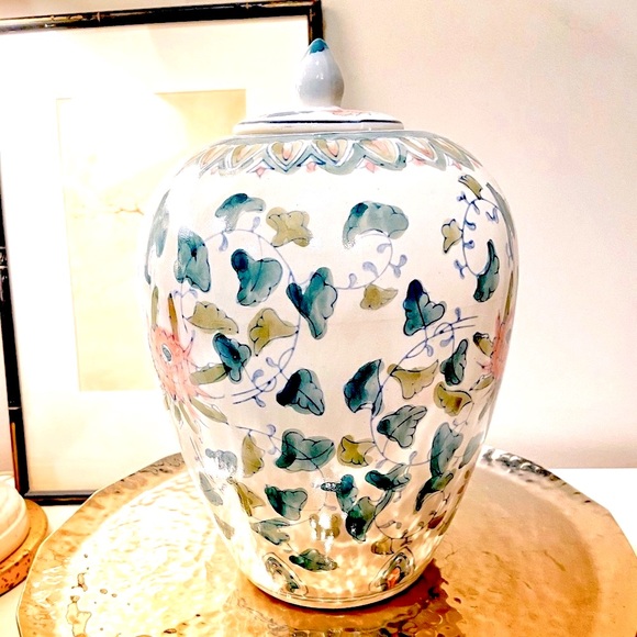 Other - Vintage Chinese Floral Ginger Jar🐉